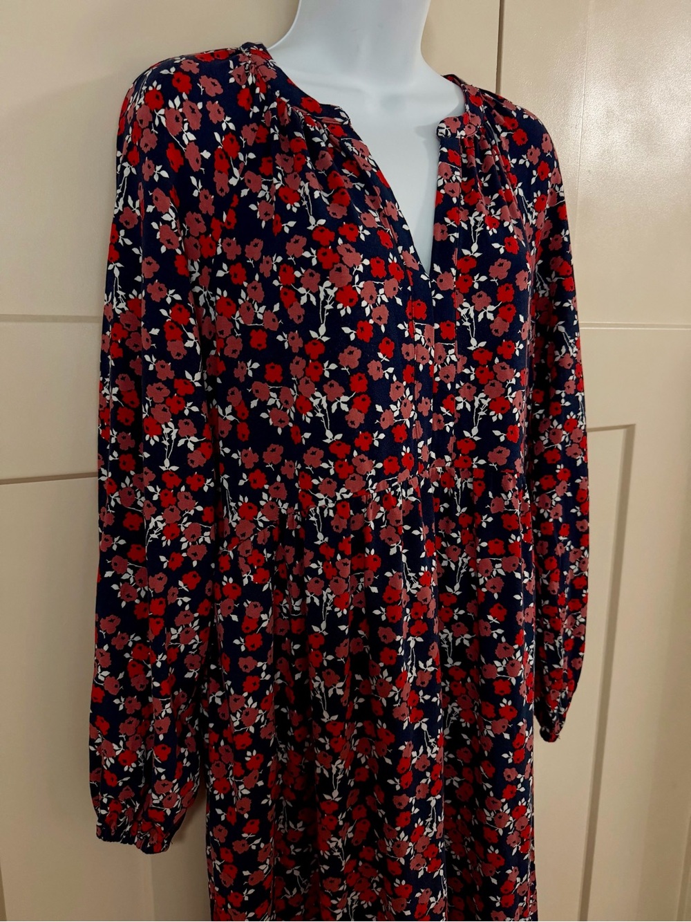 BODEN Willow Dark Floral‎ Midi Dress Size 8 Long Sleeve V-Neck Pullover Fall - Picture 2 of 16